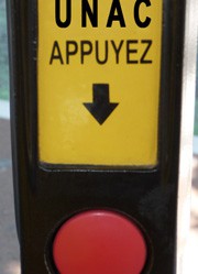 Unac-appuyez.jpg