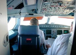 cockpit1_2.jpg